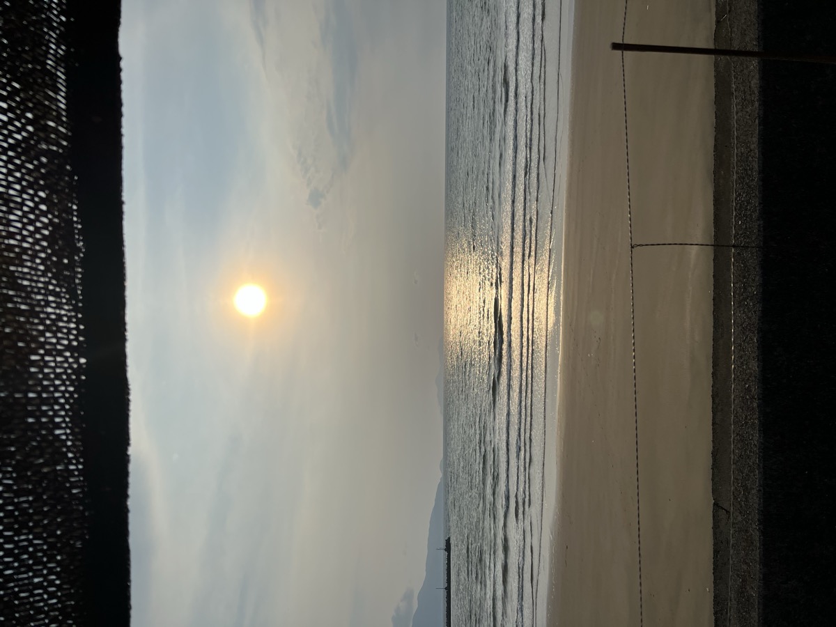 海の見える場所でのカット